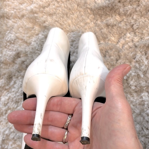 INC International Concept White Irsia Ankle Boots Sz 7 - Picture 3 of 6